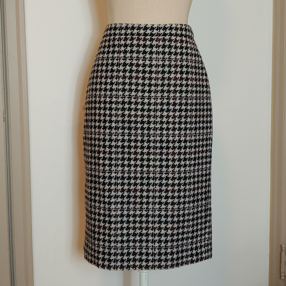 Pure Collection Houndstooth Pencil Skirt - Picture 4 of 6